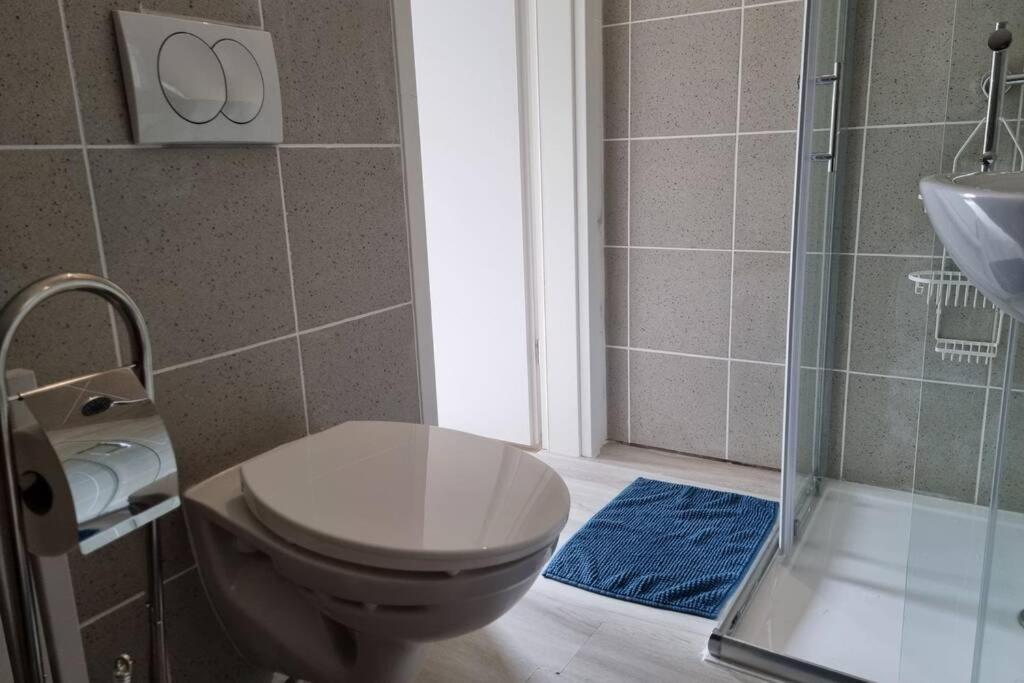 Ferienwohnung/Monteurwohnung Alte Garage Ahnatal Екстериор снимка